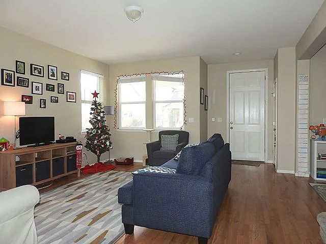 2948 Florence St — Photo 3