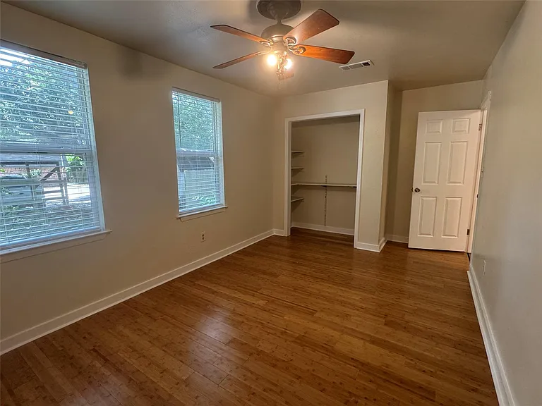 601 W San Antonio St — Photo 23