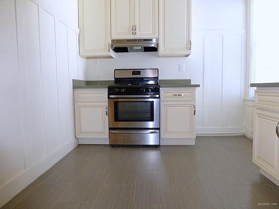 4th image of 1650 California St APT 19