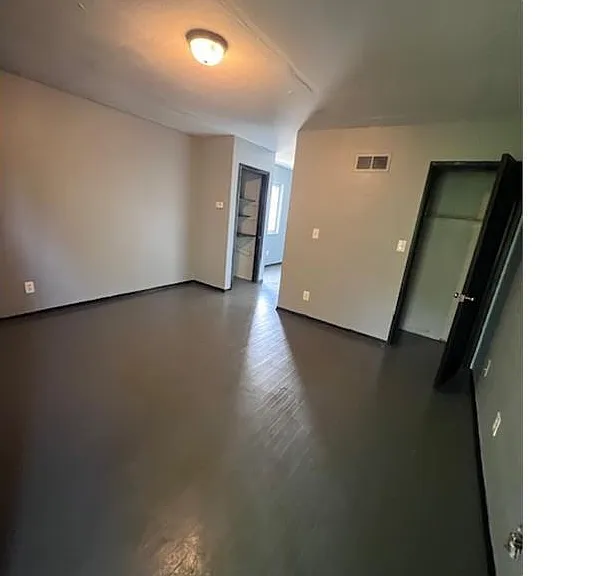 7405 Michigan Ave #11 — Photo 2