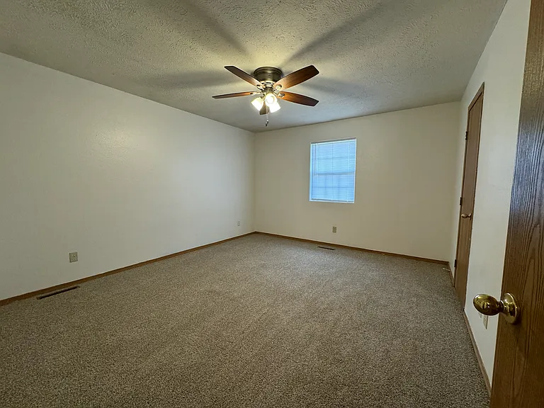 126 W Terrace Ct — Photo 11