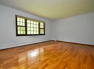 87 Lk Pochung Rd, Sussex, NJ 07461