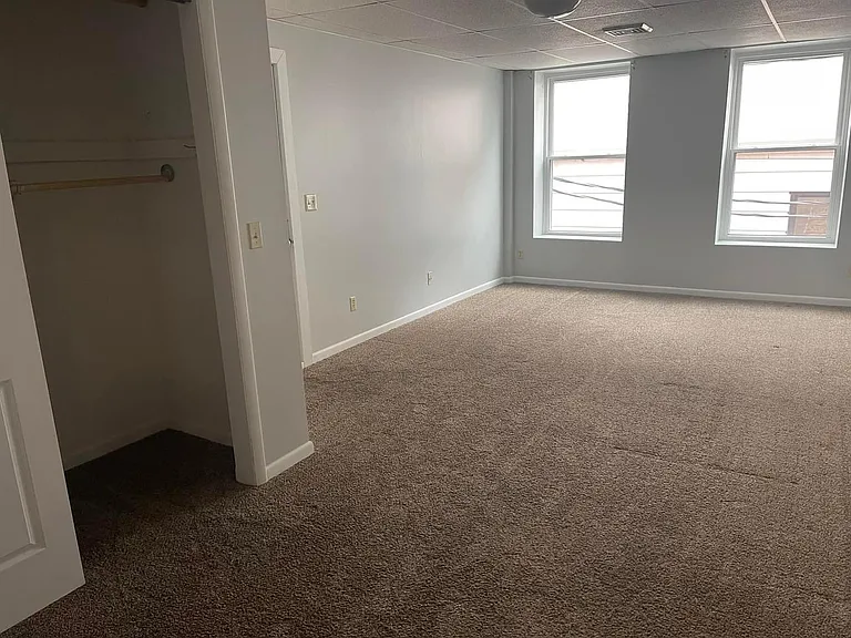 1609 Broadway Ave #B — Photo 4