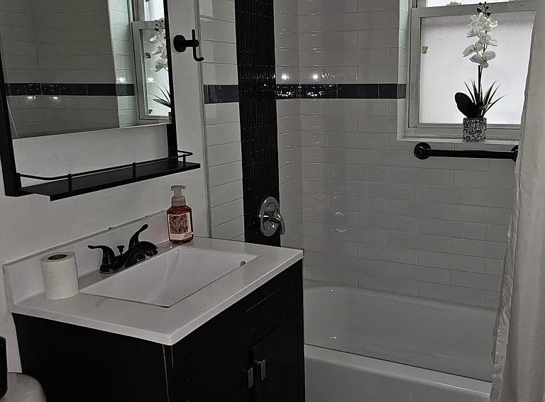 7712 S Carpenter St #1 — Photo 5