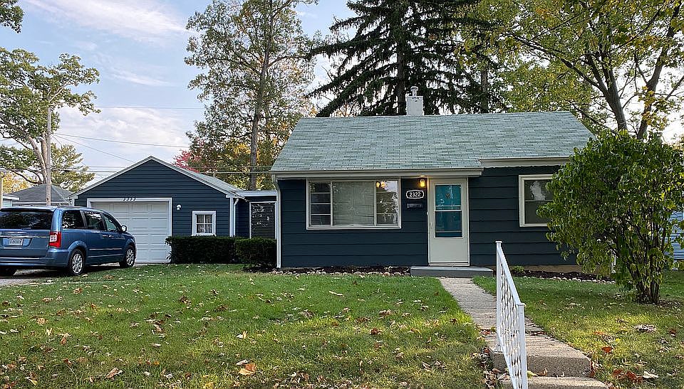 2322 Kenwood front elevation