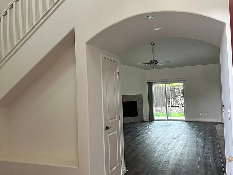 260 Waterfall Rd — Photo 3