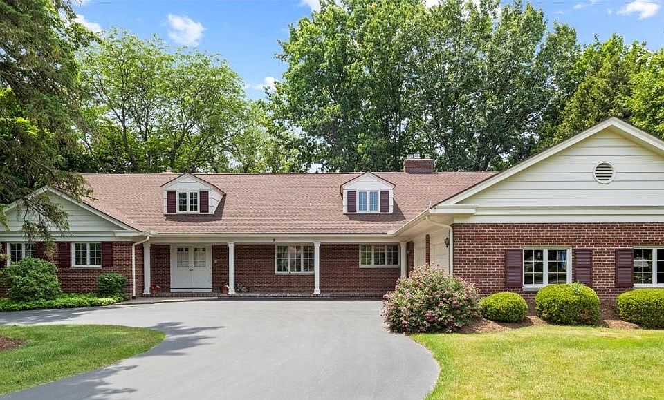 1st image of 9 Old Farm Cir