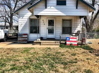 434 S 3rd St, Colwich, KS 67030