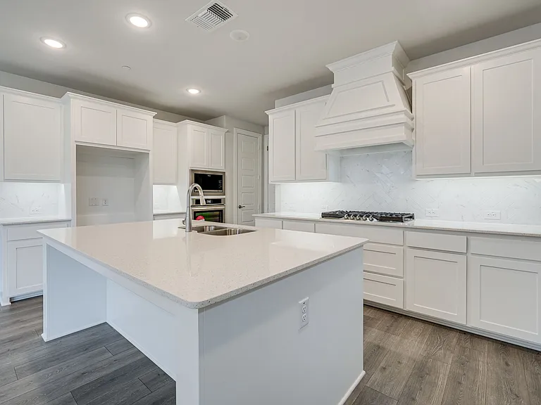1903 McClane Dr — Photo 7