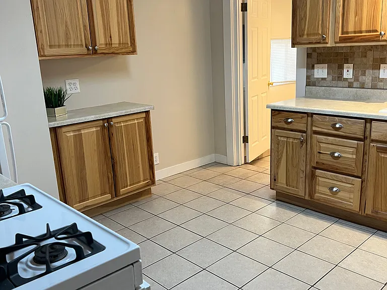 2622 S Green St — Photo 7