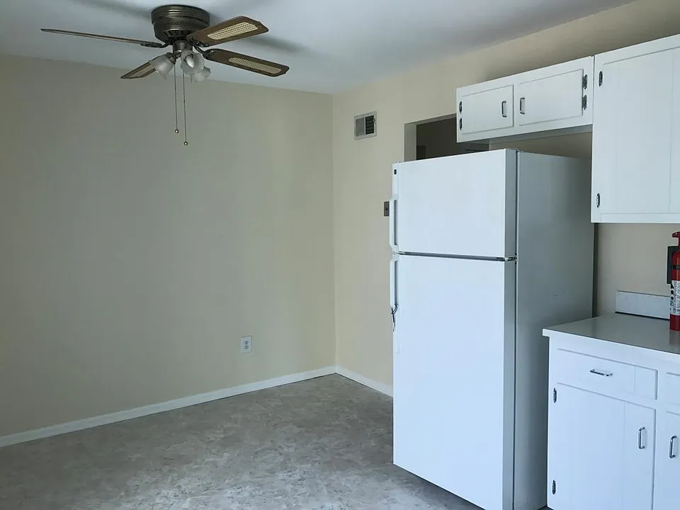 Eat in kitchen