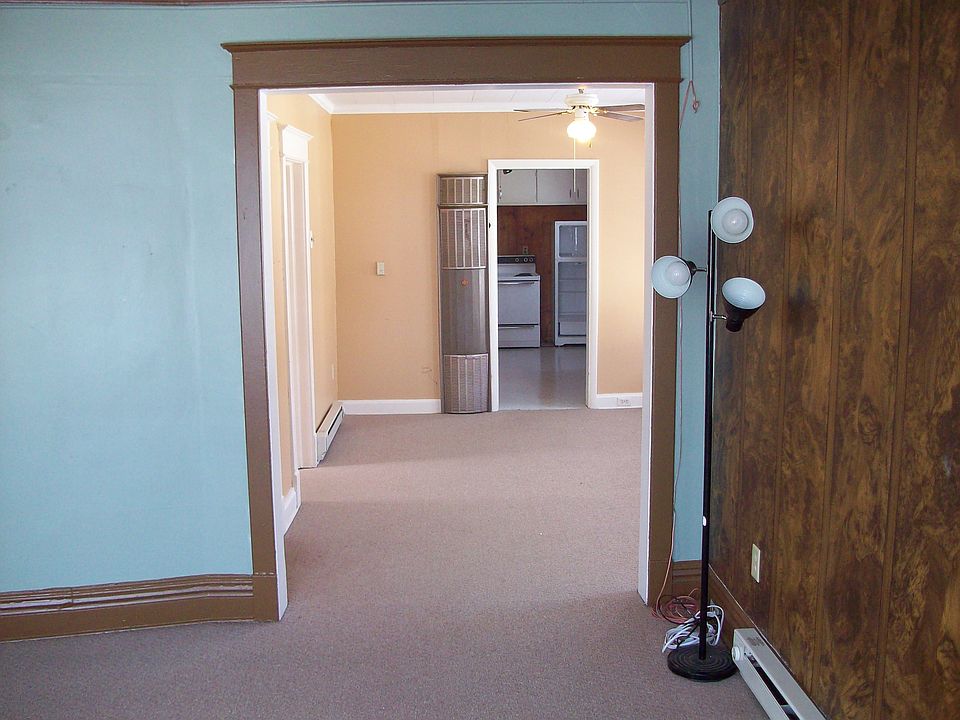 Living into dining & kitchen