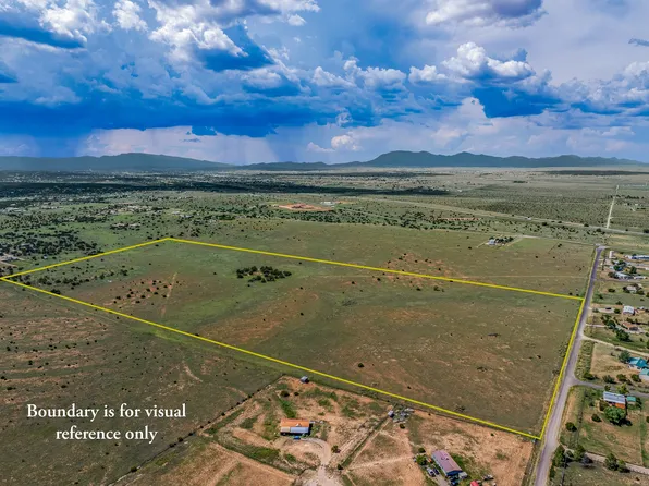 300 Riverview Rd, Edgewood, NM 87015