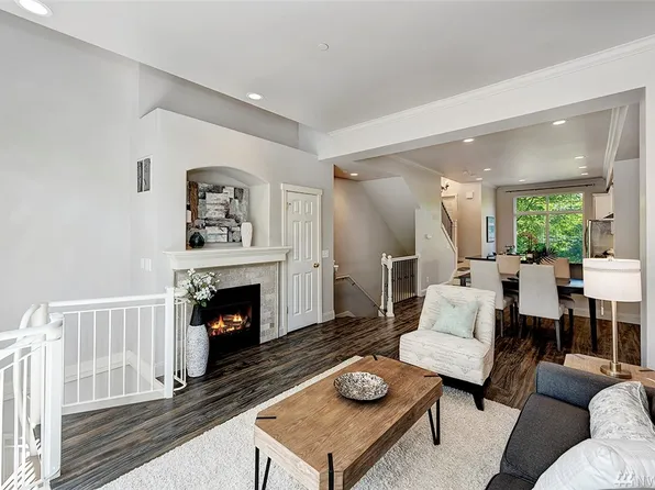 1483 Huckleberry Cir #1483, Issaquah, WA 98029