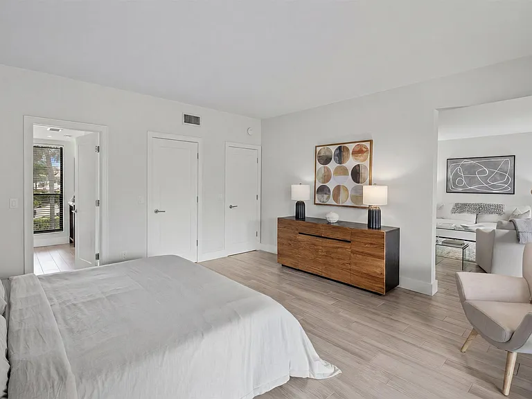 11818 Pebblewood Dr #201 — Photo 12