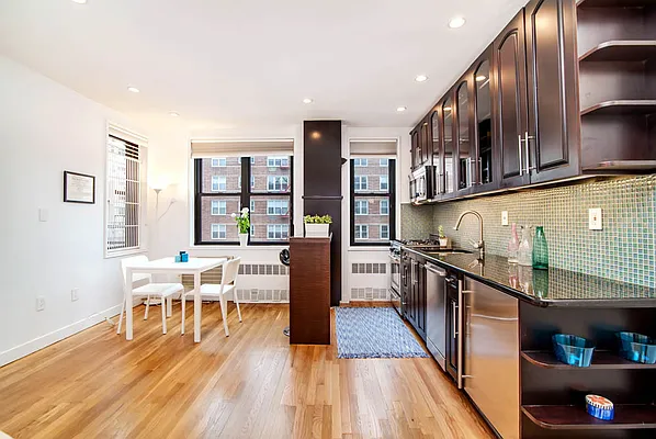 Sold by Compass | media 21