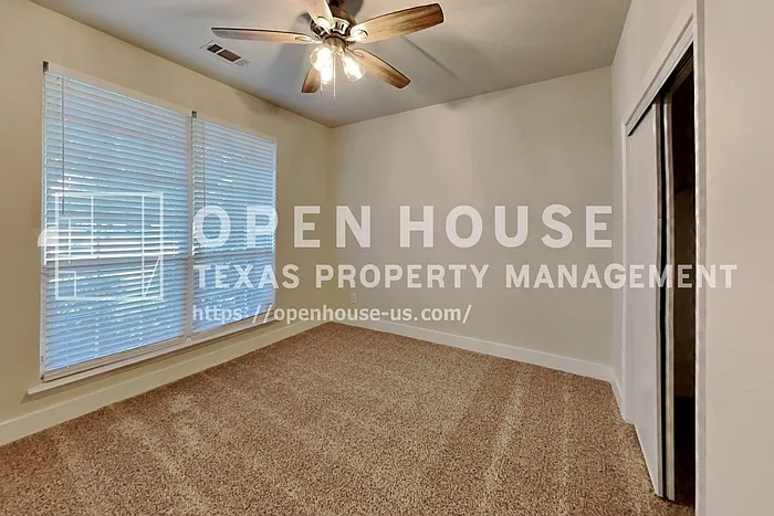 905 Hunter Ln — Photo 14