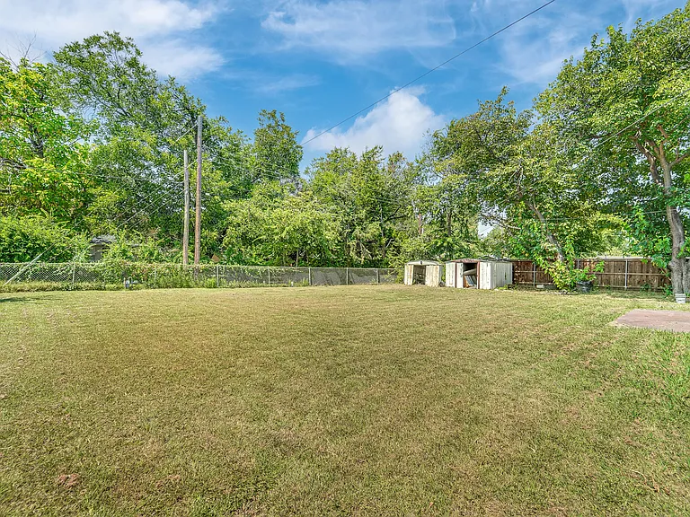 2682 Wasina Dr — Photo 21