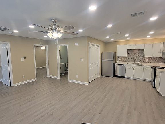 2nd image of 1206 Eisenhower St #3