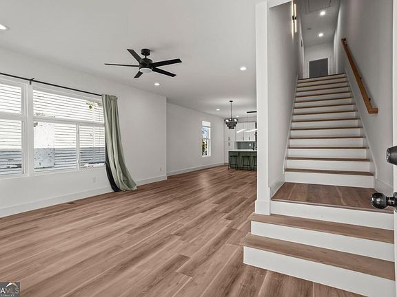 4th image of 598 Formwalt St SW