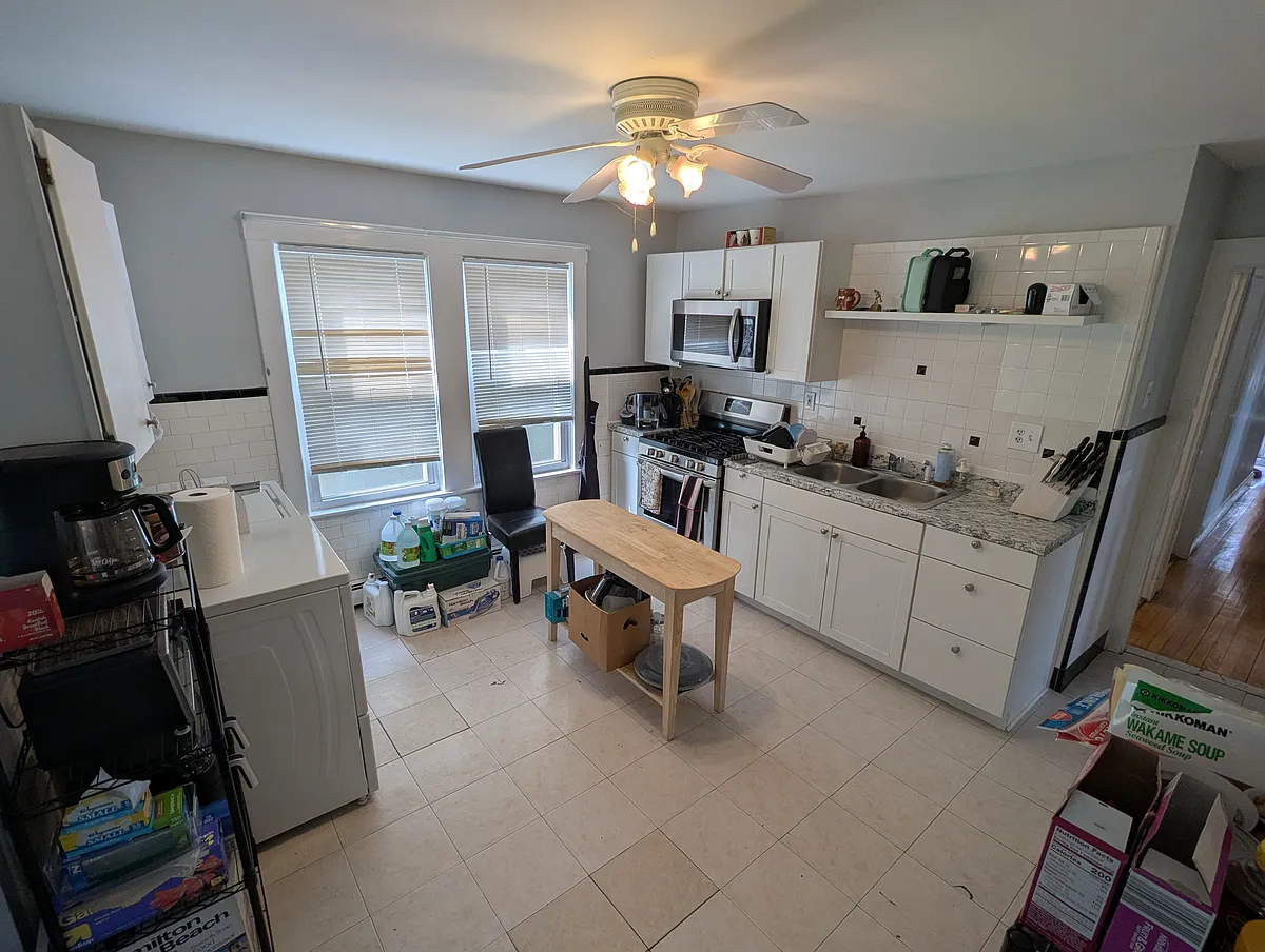 Building Photo - 376 Fellsway W #1