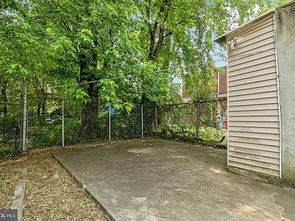 5th image of 1586 Norris St