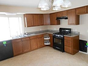 2nd image of 1401 Amhurst Dr