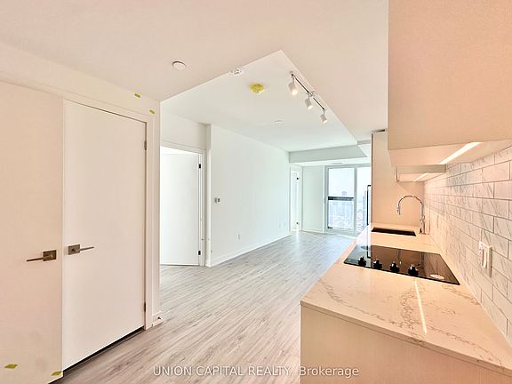 5th image of 252 Church St #5511