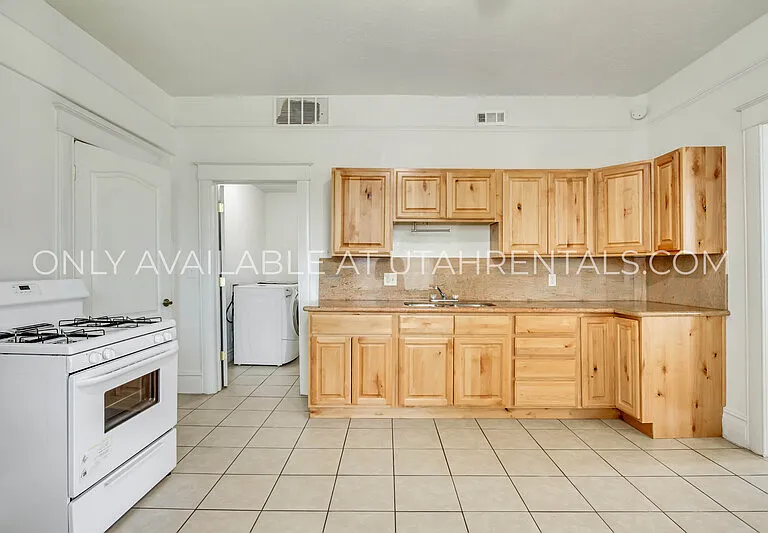 1032 S Jeremy St — Photo 23