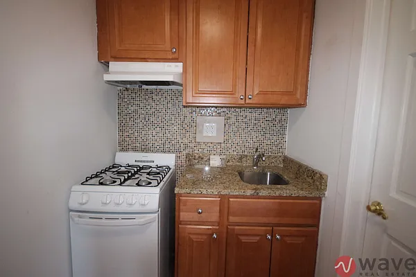 Rented by Wave Real Estate Group | media 23