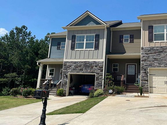 2nd image of 118 Spring Way Sq