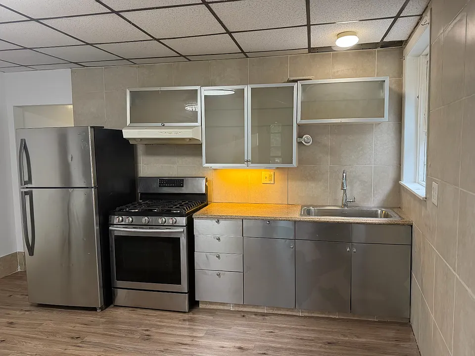 104 Montgomery St #1