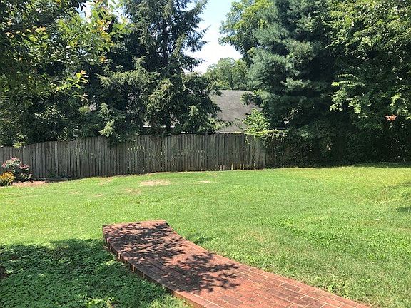 3rd image of 166 College Ave