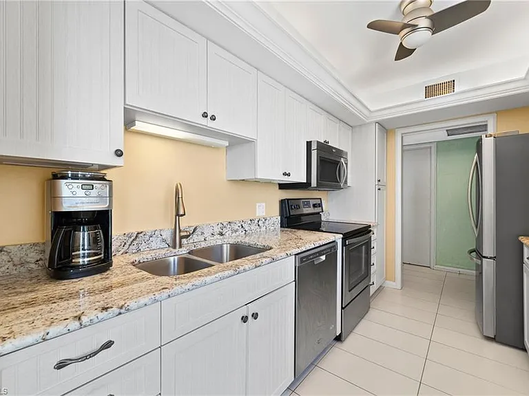 4001 Gulf Shore Blvd N #1106 — Photo 30