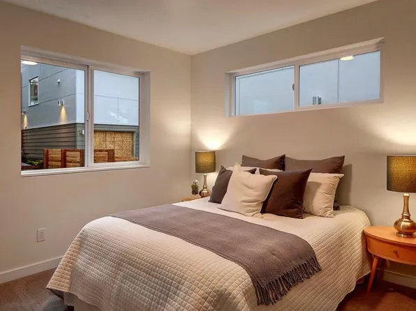 209 16th Ave #A, Seattle, WA 98122