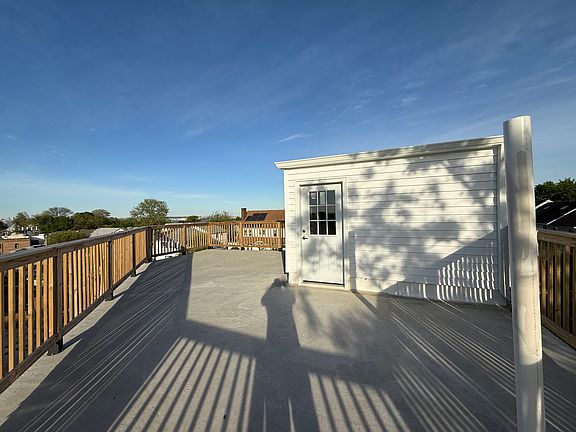 4th image of 47 Chester Pl #2