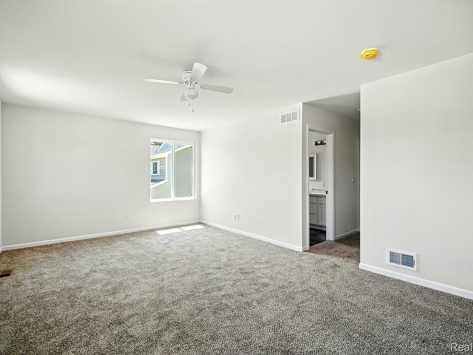 5751 Copper Tree Park, photo 17