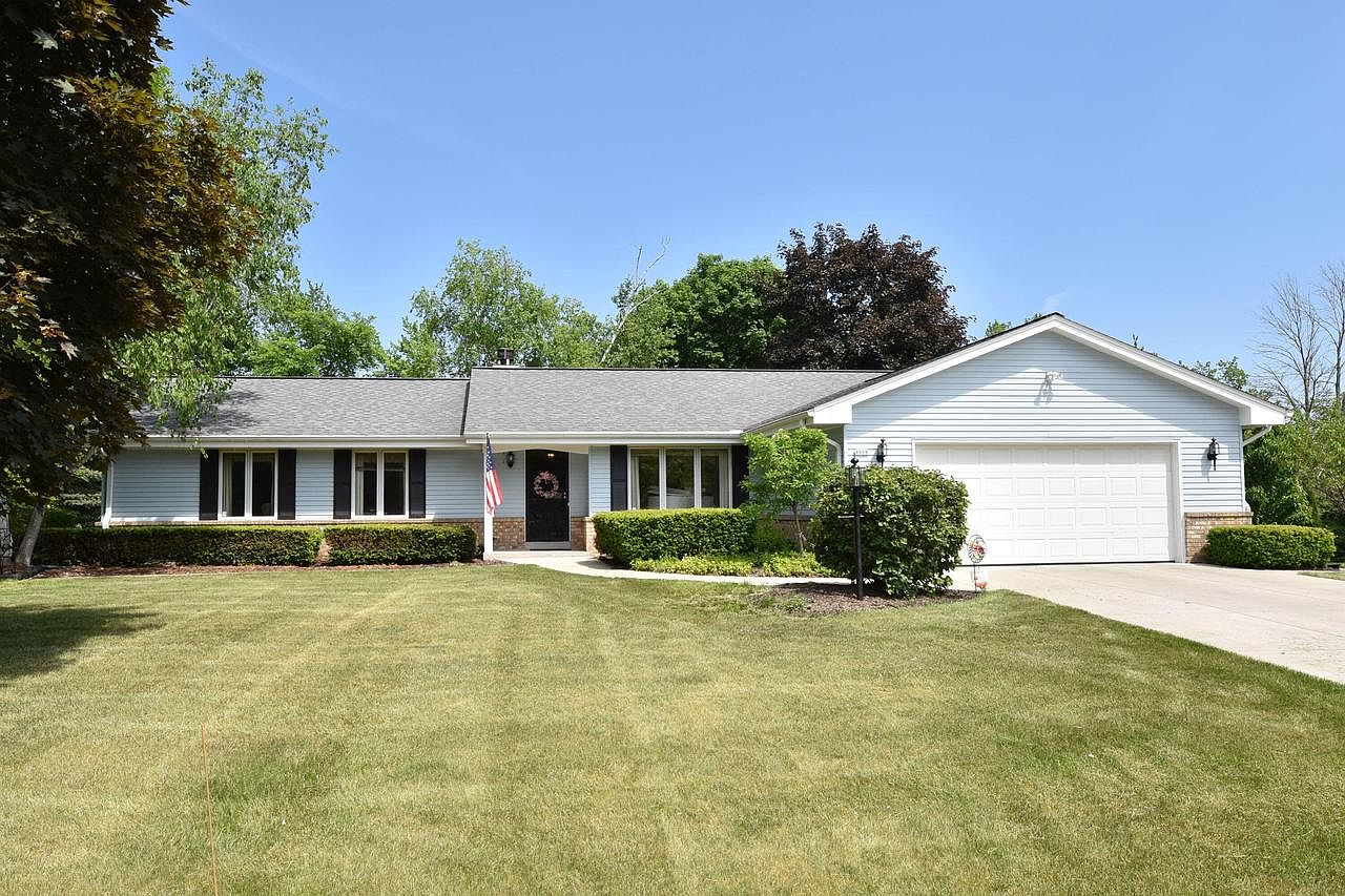9906 North Concord DRIVE, Mequon, WI 53097 MLS 1836396 Zillow