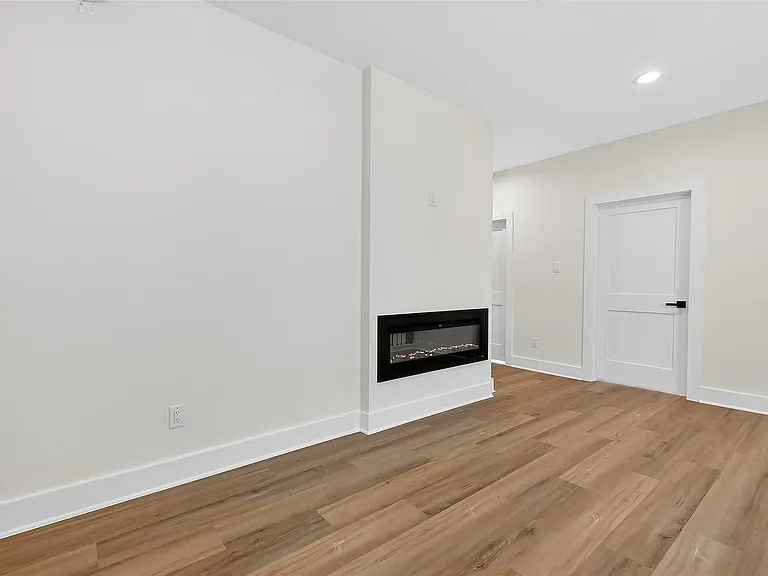 12315 New Jordan Ln — Photo 23