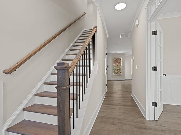 4th image of 1124 Stable Way