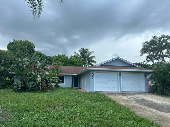 8812 SE Sandridge Avenue, Hobe Sound, FL 33455