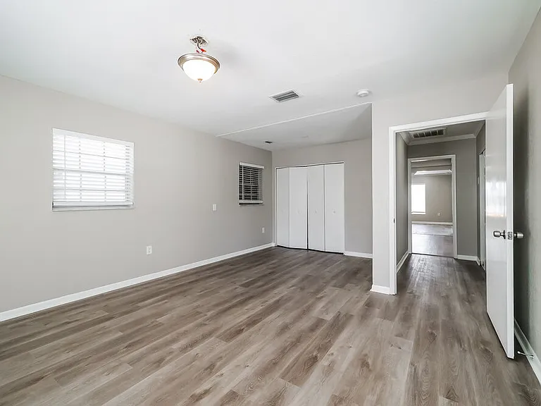 1033 Campbell Ave — Photo 15