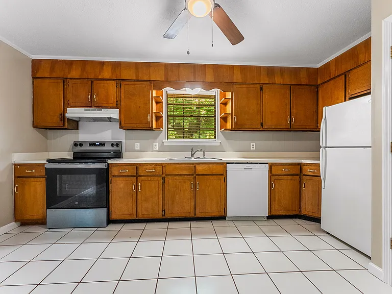 7166 Holland Ln — Photo 10