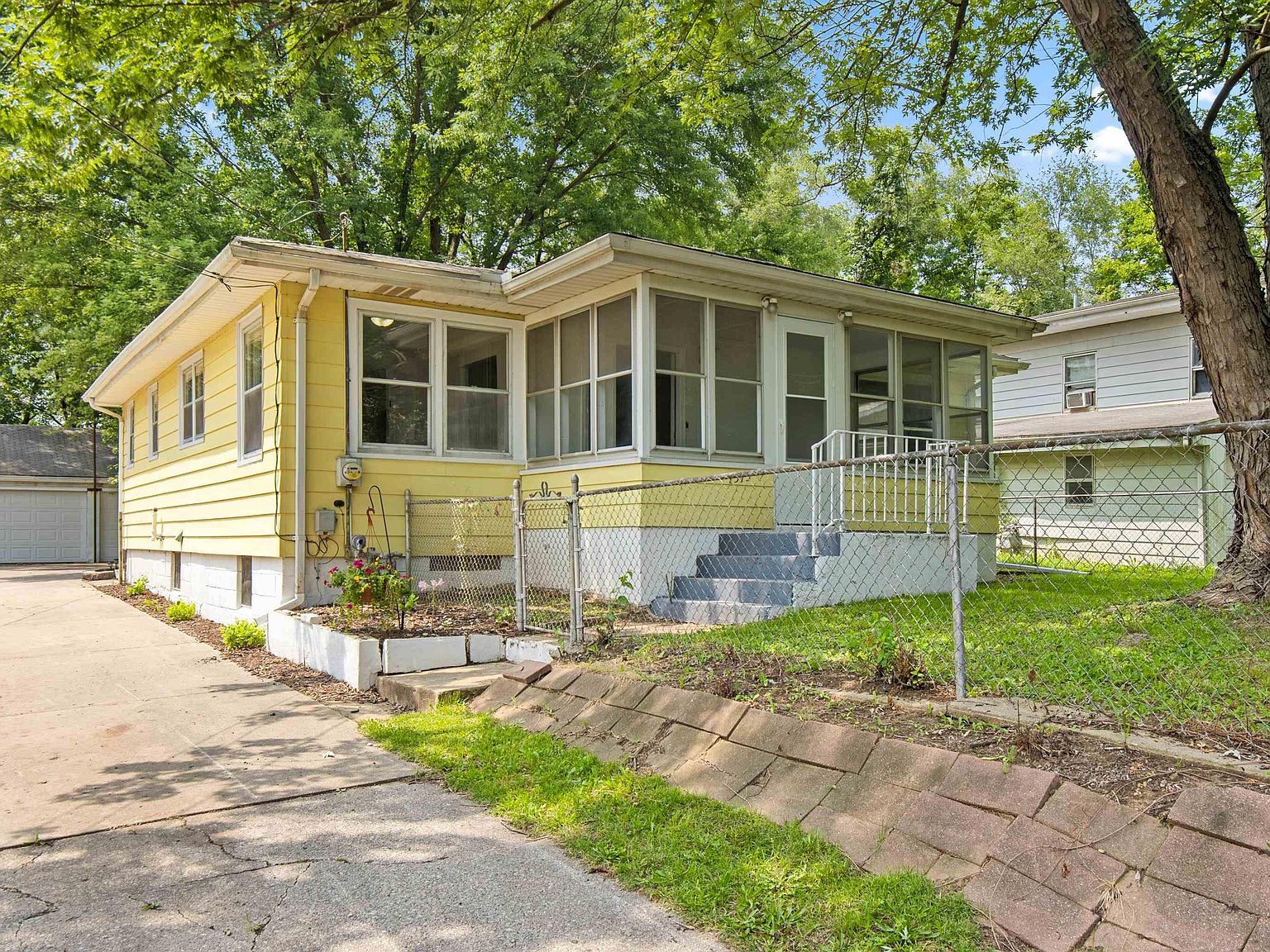 1515 N Market St, West Peoria, IL 61604 | Zillow