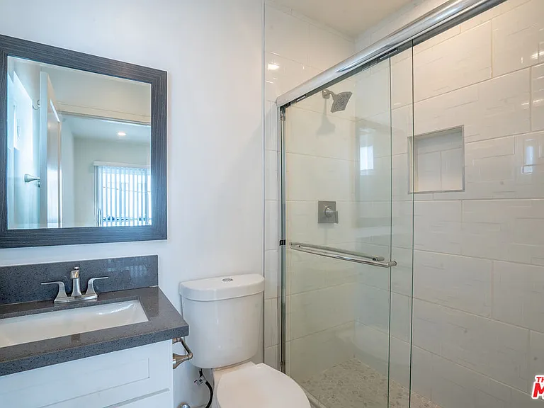 608 N Gramercy Pl — Photo 5
