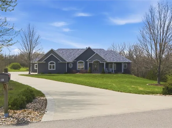 113 Rock Creek Loop, Lansing, KS 66043