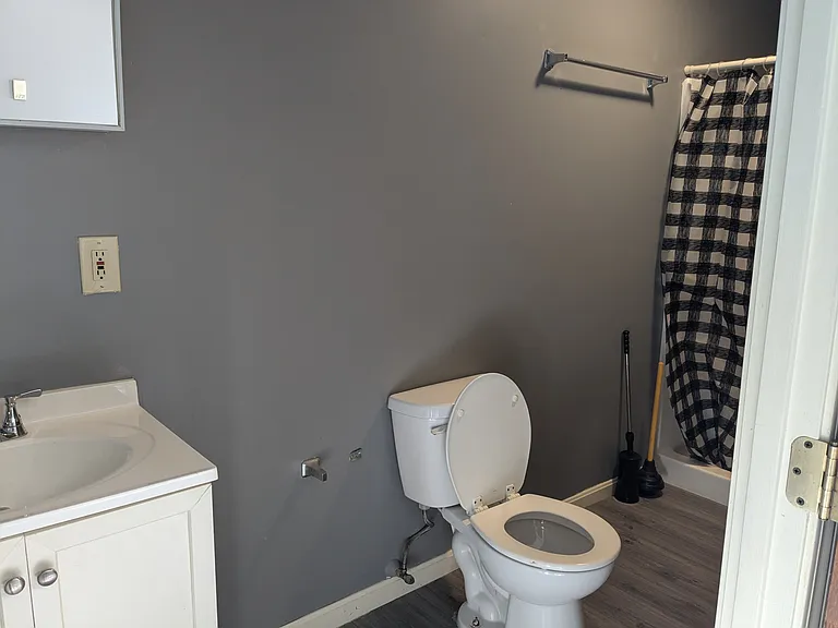 53 Kinsley St #2 — Photo 2