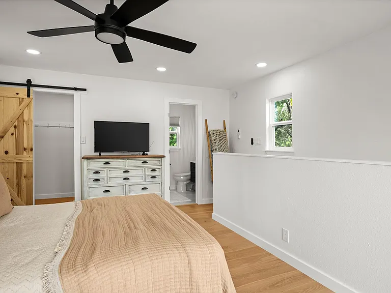 3904 Highland Dr — Photo 35