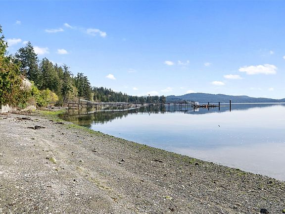 2nd image of 5979 Sooke Rd