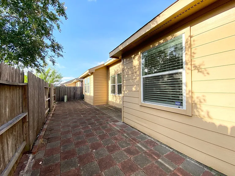 8922 Cedar Mound Ln — Photo 19